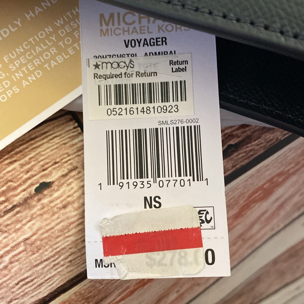 NWT Michael Kors Voyager East West Tote - Picture 8 of 8